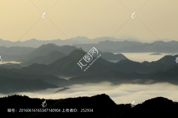水墨云海圖