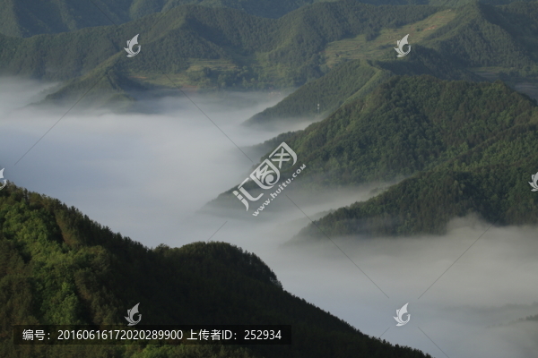 水墨云海