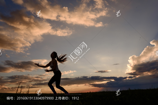 瑜伽剪影