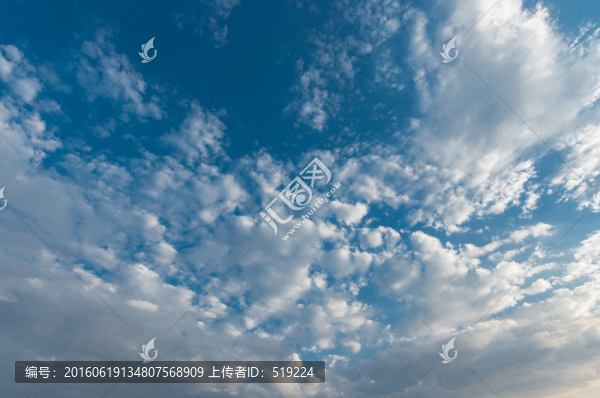 藍(lán)天白云