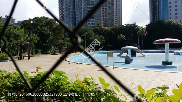 游泳池