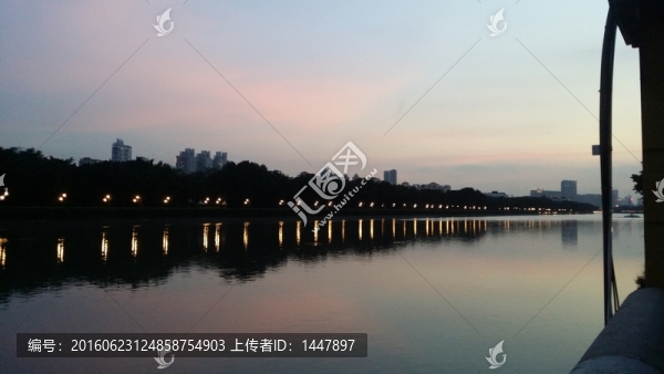晚霞
