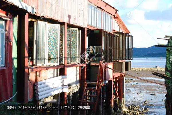 澳門路環(huán)島海旁高腳屋