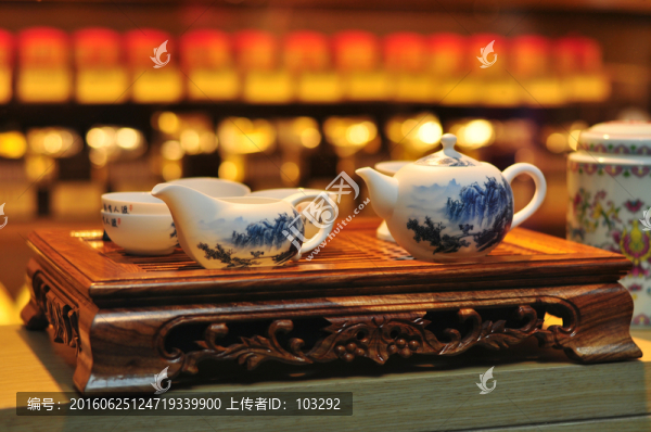 中式青花瓷茶具
