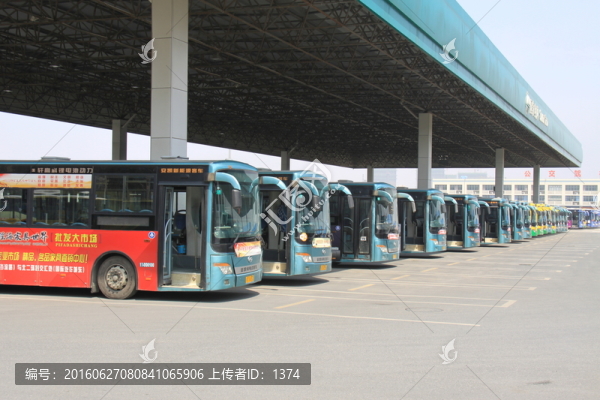 電動公交車充電站