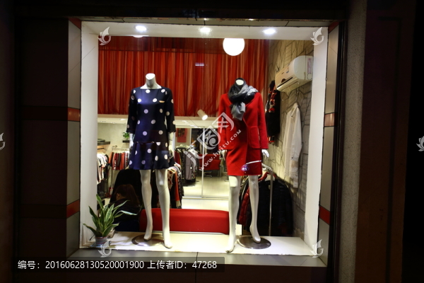 女裝店櫥窗