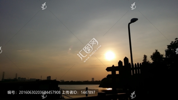 夕陽(yáng)