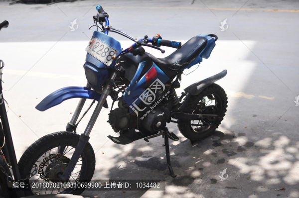 爬山摩托車
