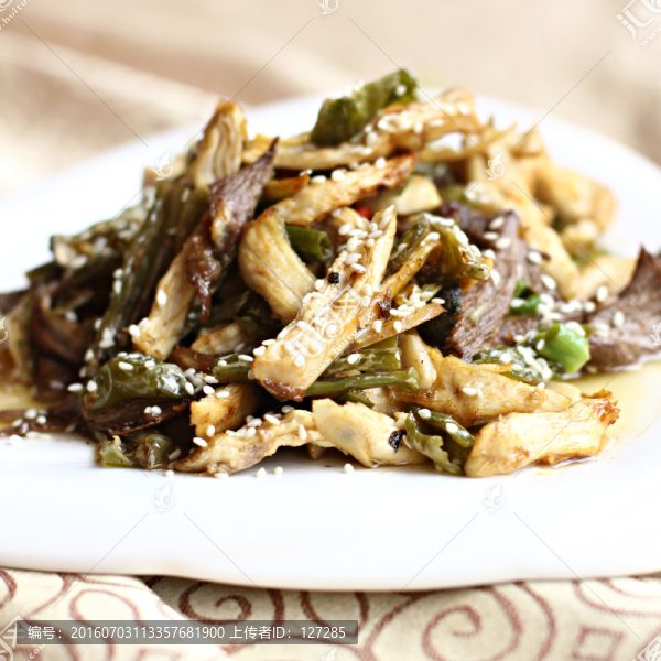 香菌爆炒手撕肉