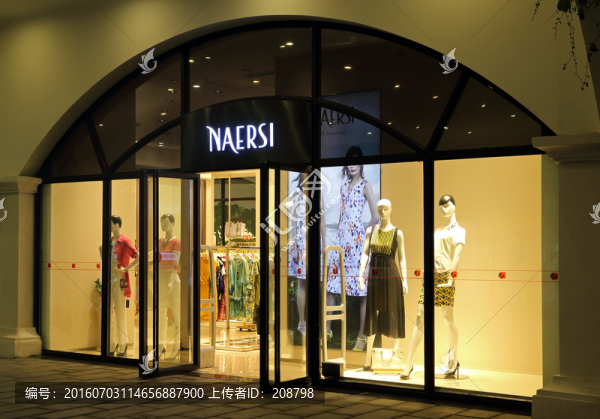 專賣店櫥窗