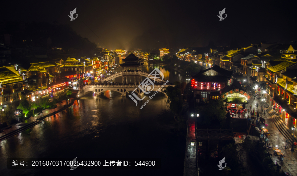 夜幕鳳凰城