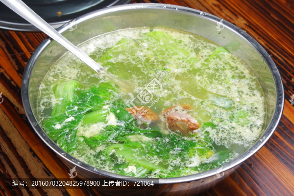 農(nóng)家菜,燒骨芥菜咸蛋湯