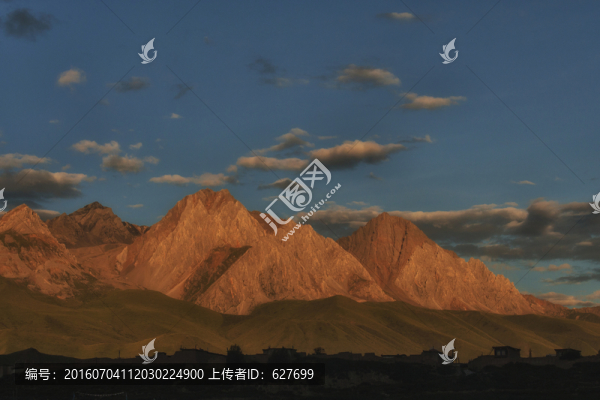 日照金山