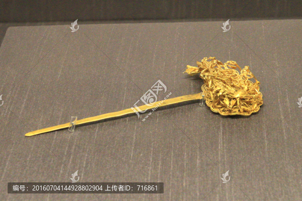 明代,金累絲鳳簪