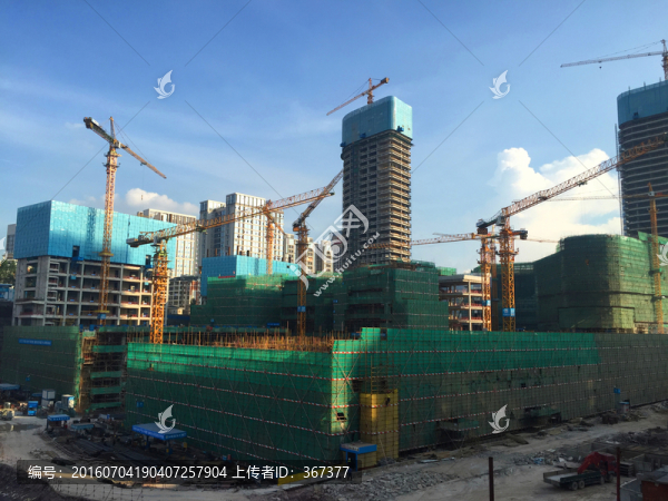建筑工地塔吊