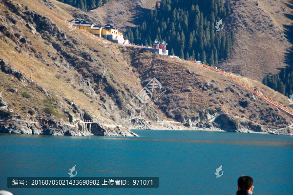 天山天池