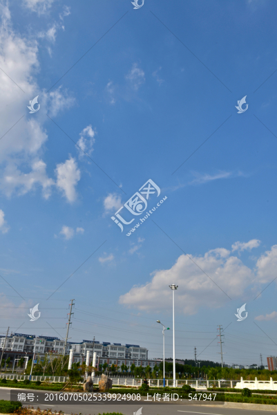 藍(lán)天白云,城市風(fēng)光