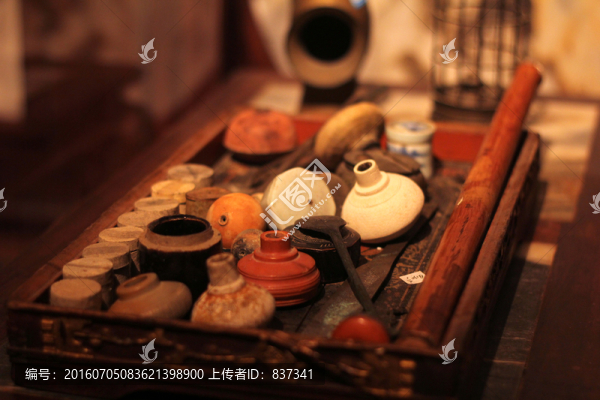 吸鴉片