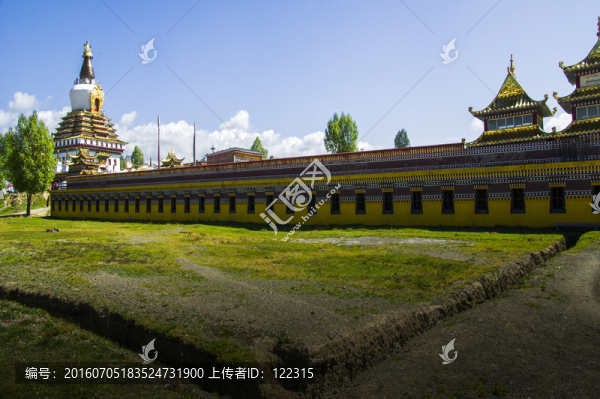 阿壩,地貌及建筑特征