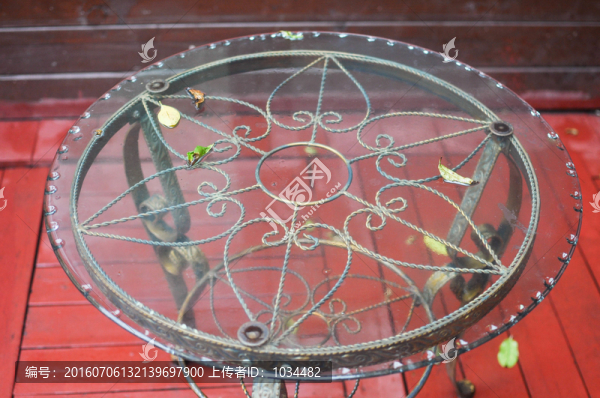 玻璃桌