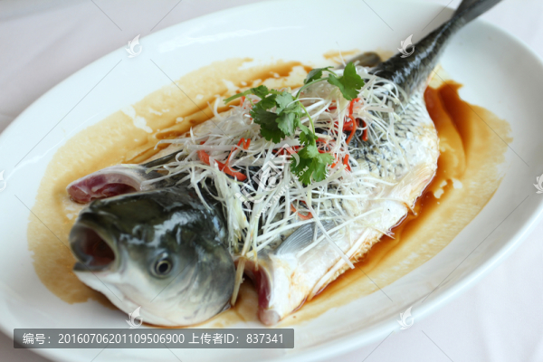 蒸鯇魚(yú)