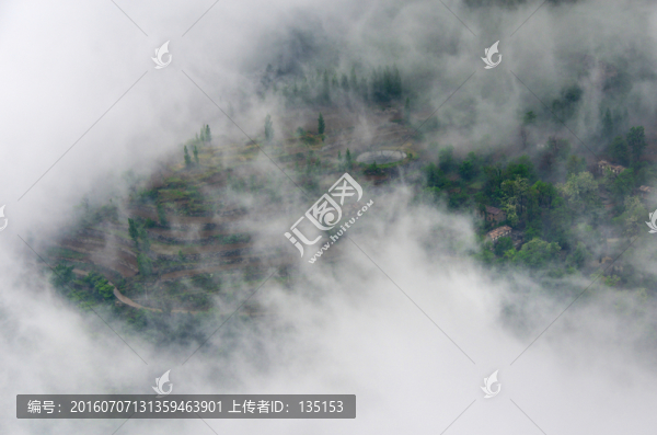 云霧中的太行山村