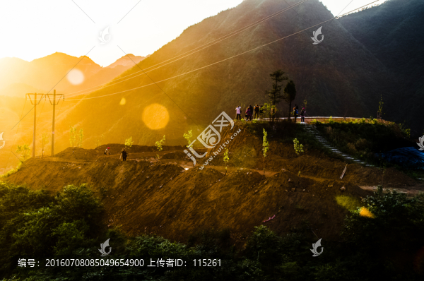 高坡光影