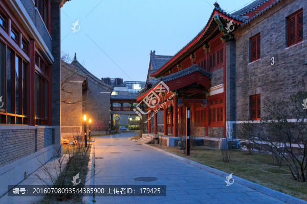 北大李兆基人文學(xué)苑仿古建筑夜景