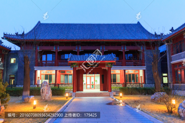 北大李兆基人文學苑文學系夜景