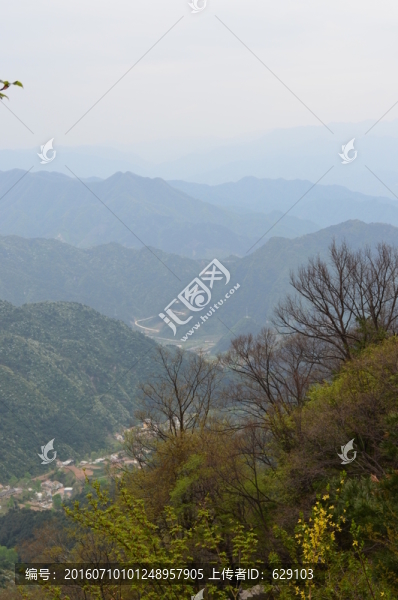 遠(yuǎn)山
