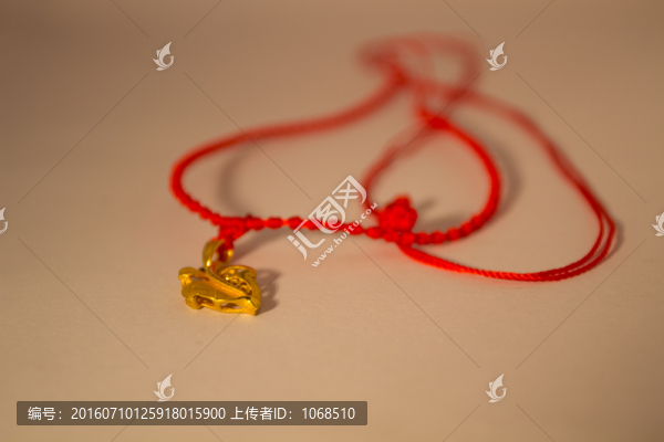 吊墜