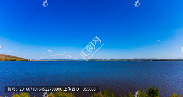 草原湖泊