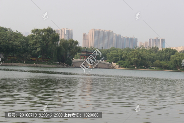 湖水