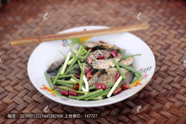 一碟羅非魚仔