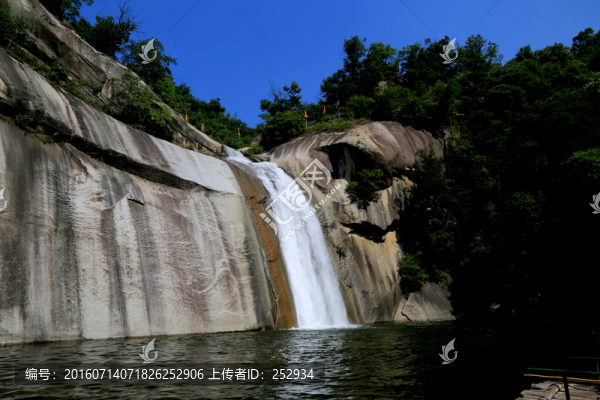 山澗溪流