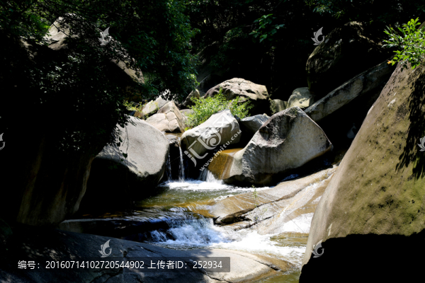 潺潺流水