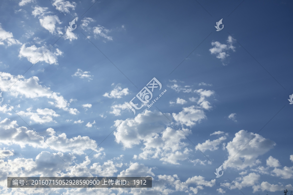 藍(lán)天白云