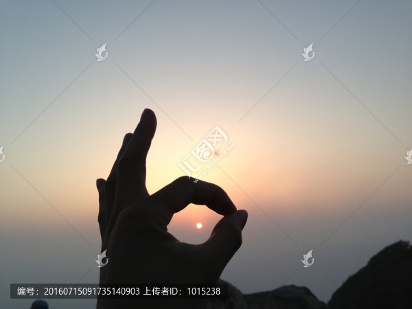 天空日出