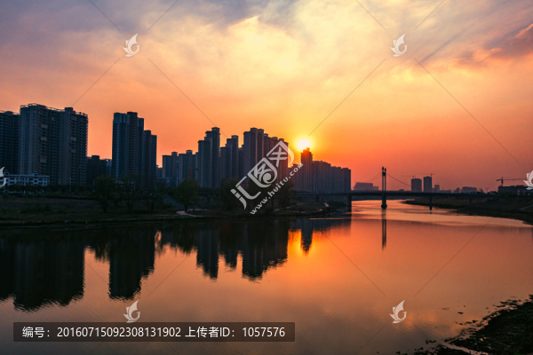 城市日落