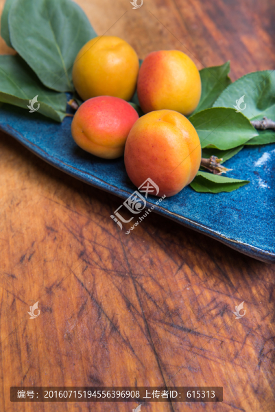 紅杏,杏,水果,樹葉,盤子
