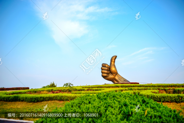 大拇指雕塑
