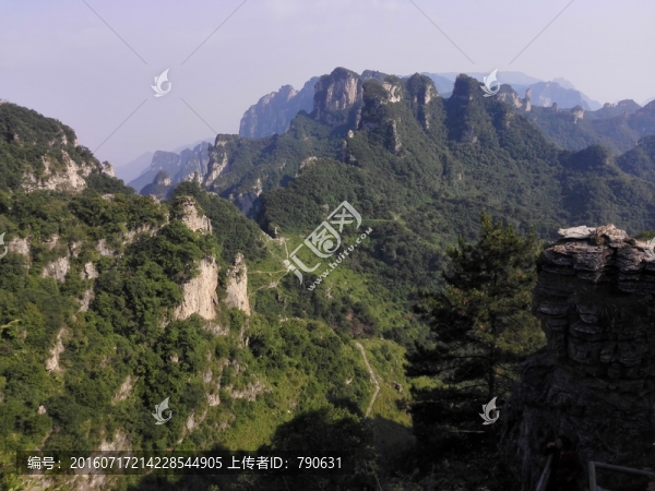 王莽嶺龜鴕峰風(fēng)光