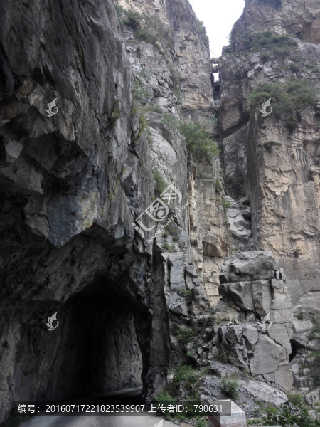 山洞,掛壁公路