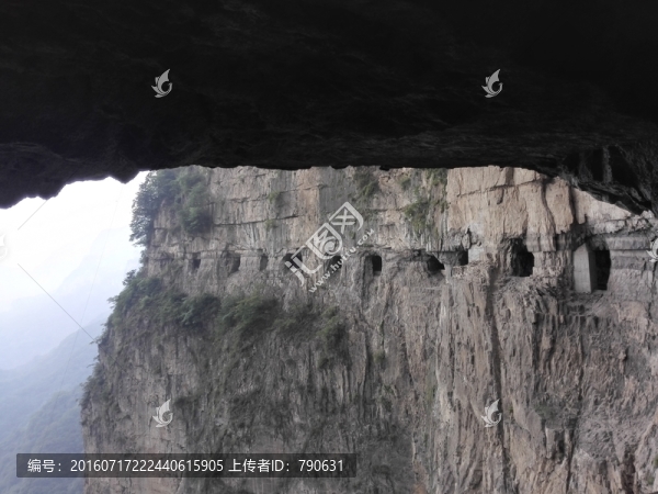 昆山掛壁公路