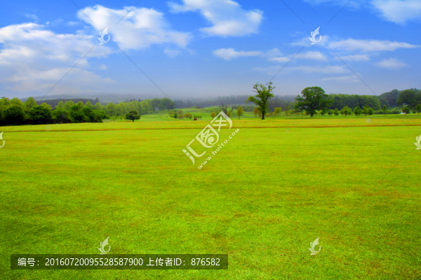藍(lán)天白云綠草地
