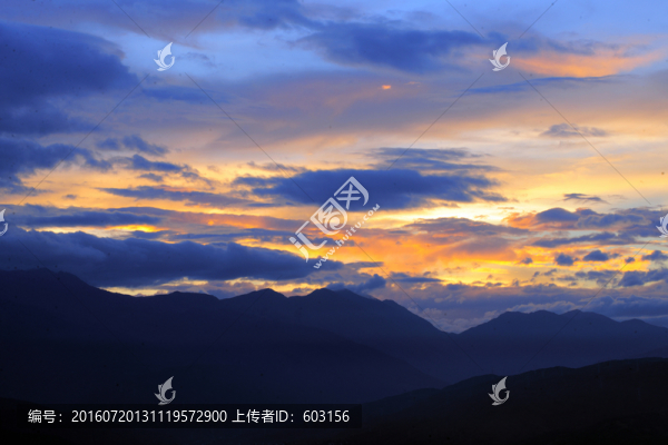 彩霞