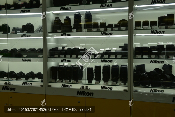 鏡頭專賣店