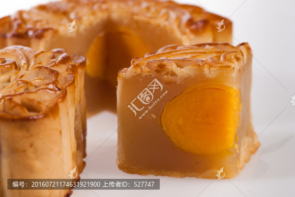 白底月餅特寫