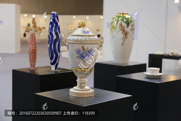 瓷器