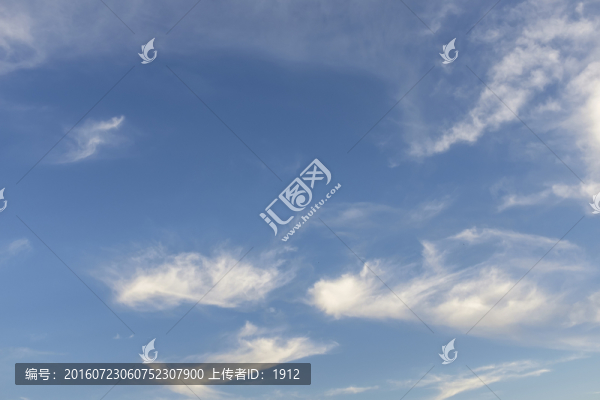 天空白云